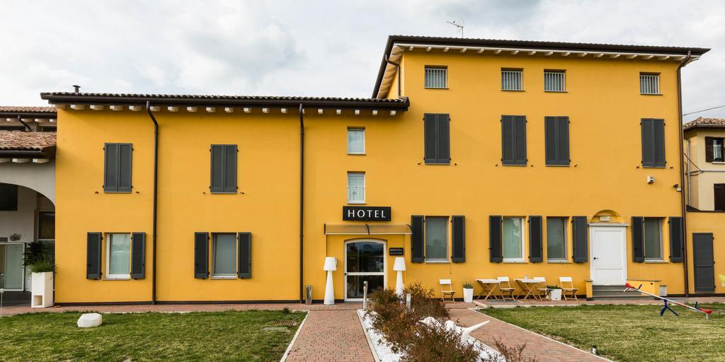 Hotel Forlanini 52 Parma Buitenkant foto
