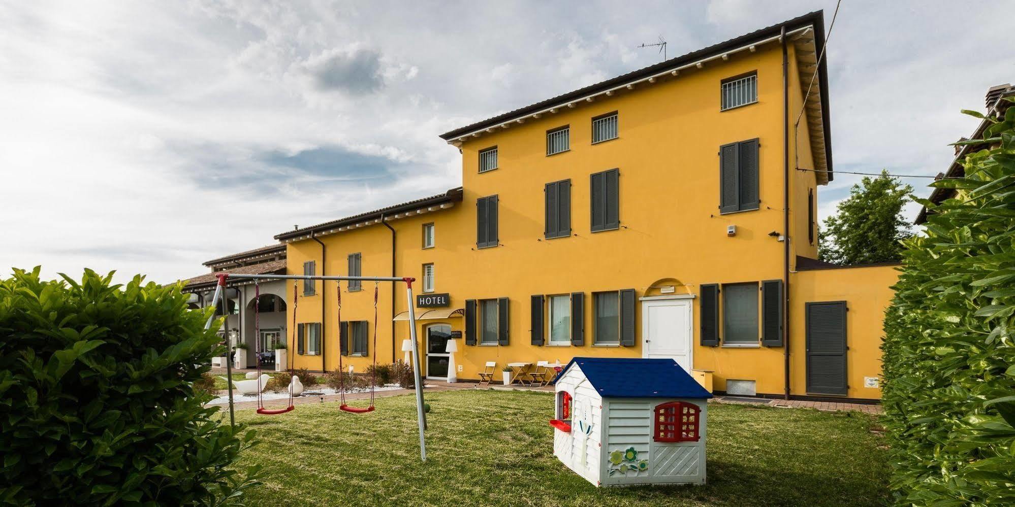 Hotel Forlanini 52 Parma Buitenkant foto