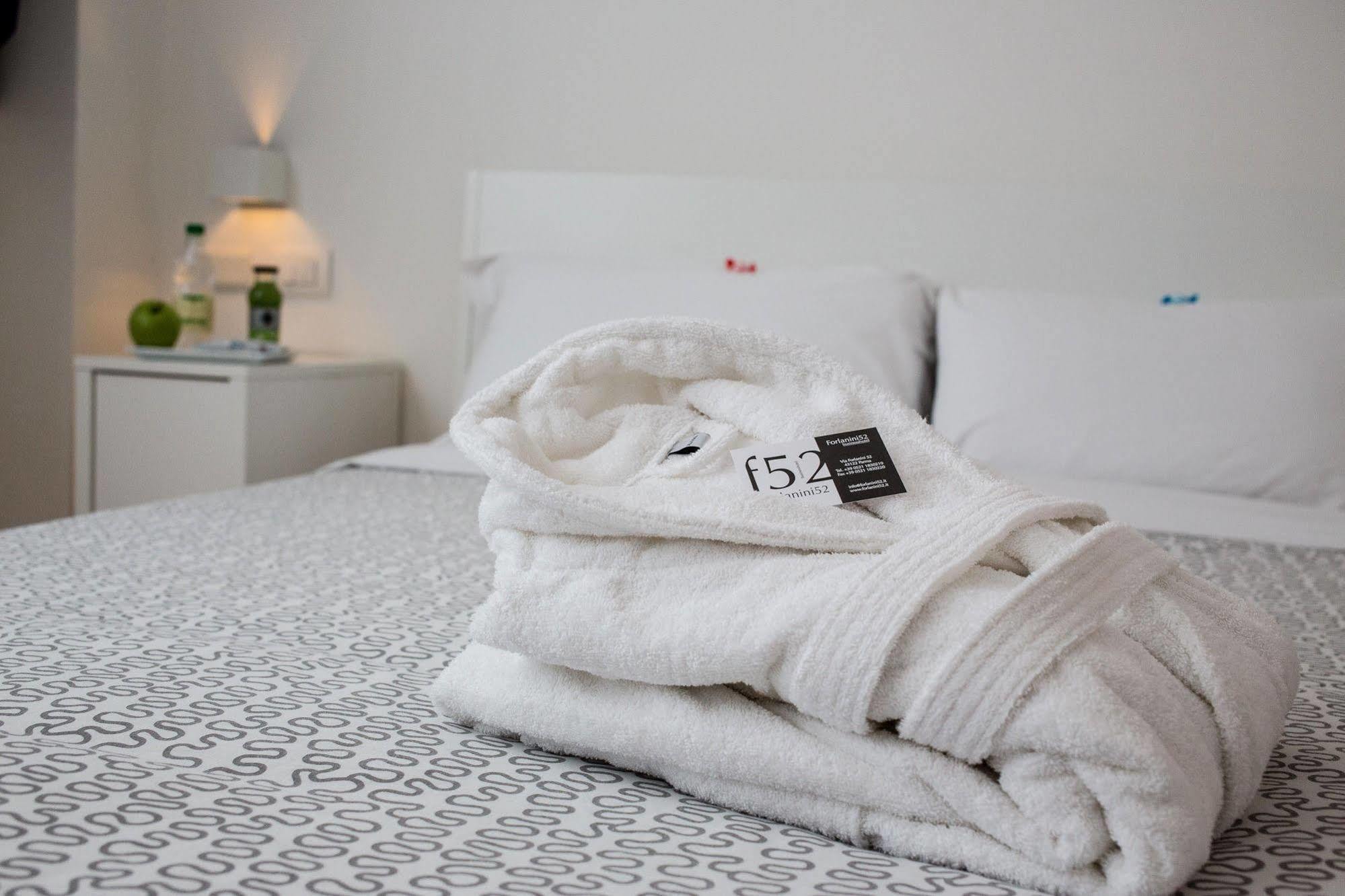 Hotel Forlanini 52 Parma Buitenkant foto