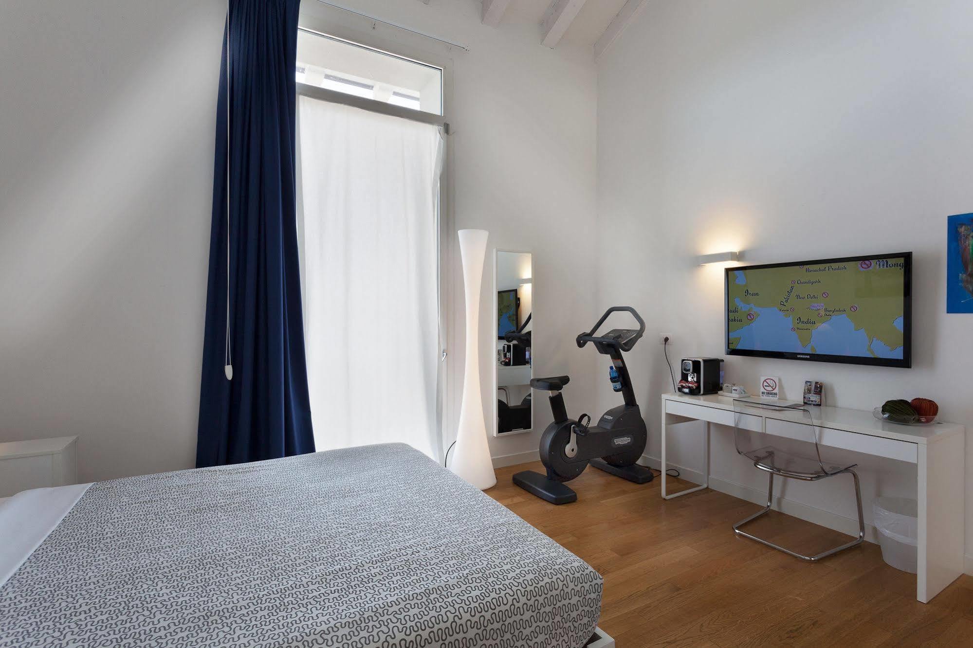 Hotel Forlanini 52 Parma Buitenkant foto
